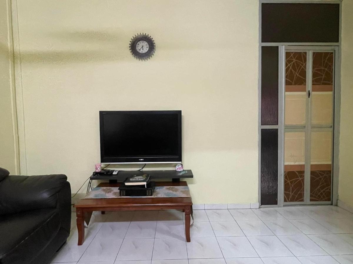 Homestaymuslim Di เตลุคอินทัน ภายนอก รูปภาพ