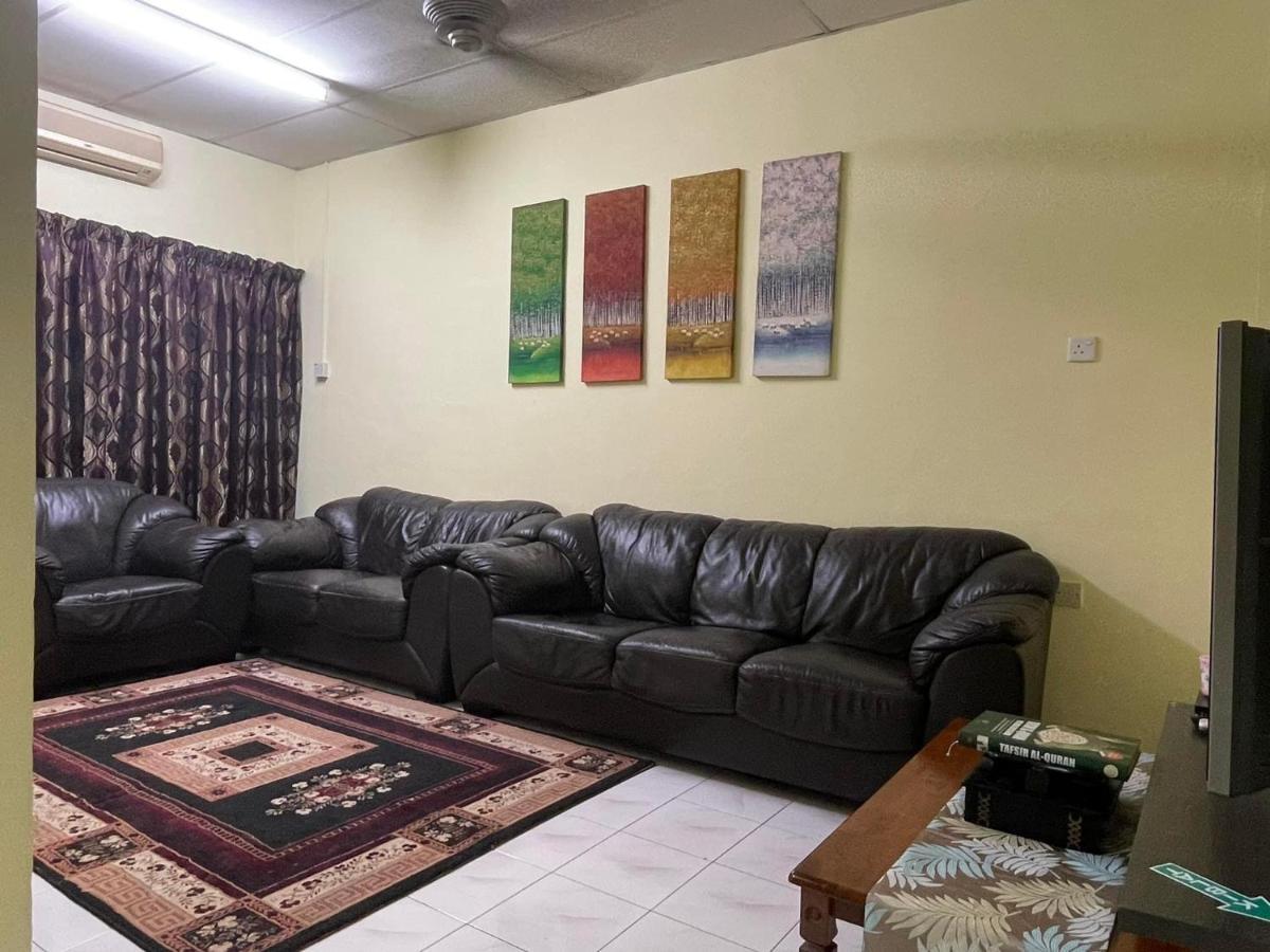 Homestaymuslim Di เตลุคอินทัน ภายนอก รูปภาพ