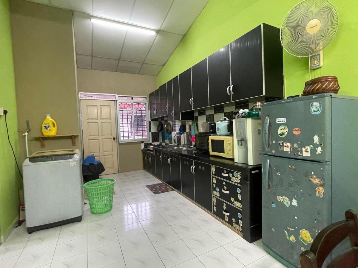 Homestaymuslim Di เตลุคอินทัน ภายนอก รูปภาพ