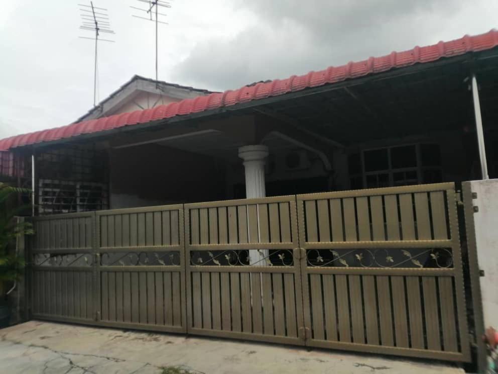 Homestaymuslim Di เตลุคอินทัน ภายนอก รูปภาพ